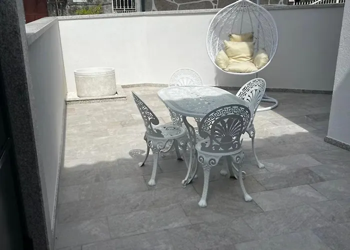 Holiday home Maison Urgueira *